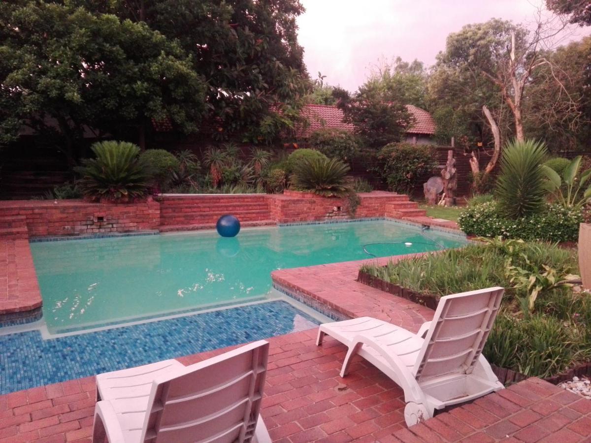 Fourways Guest Lodge Johannesburg Exterior photo